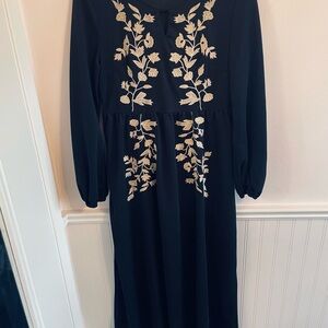 Chic Black Dress with Floral Embroidery